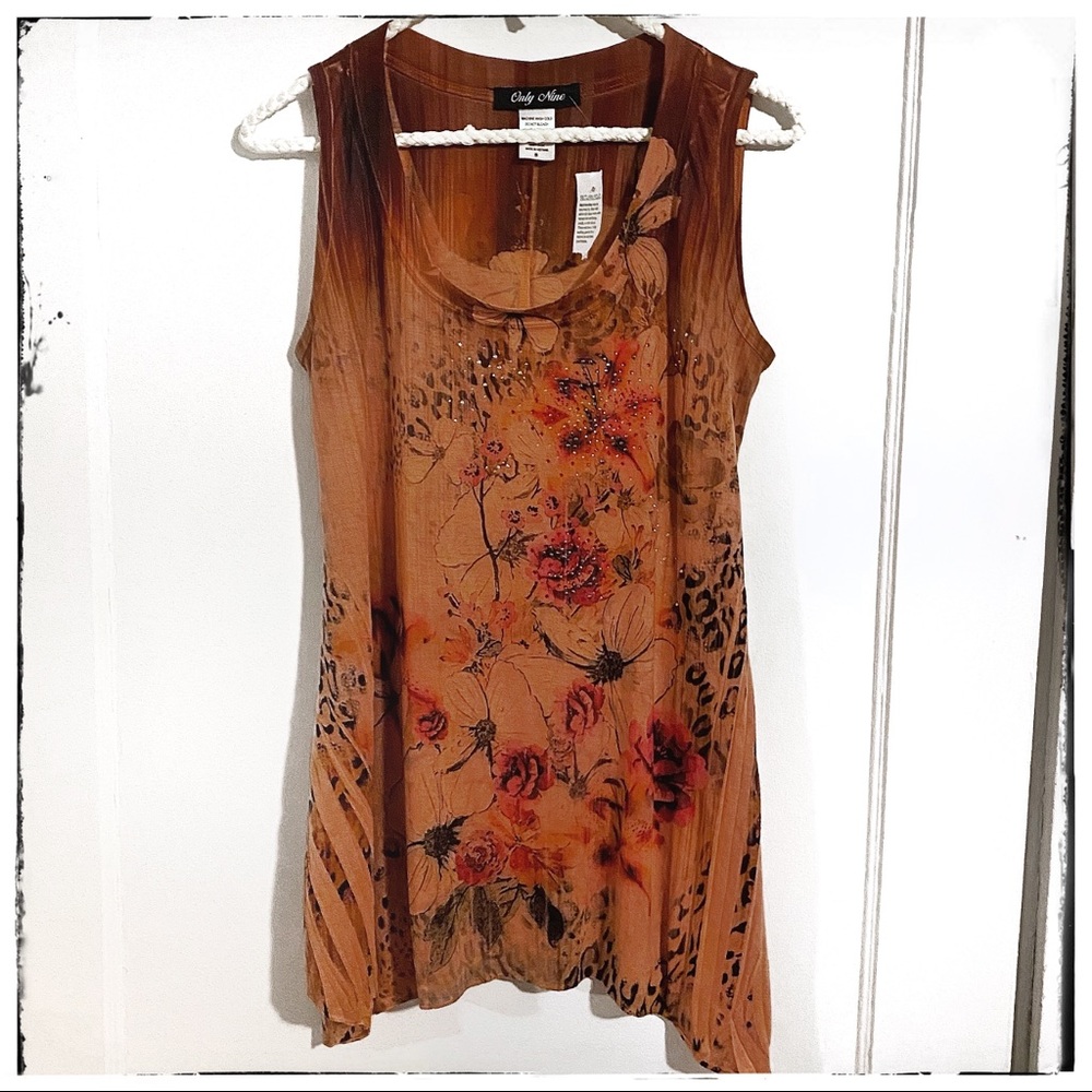 NWT floral tunic with beaded accents